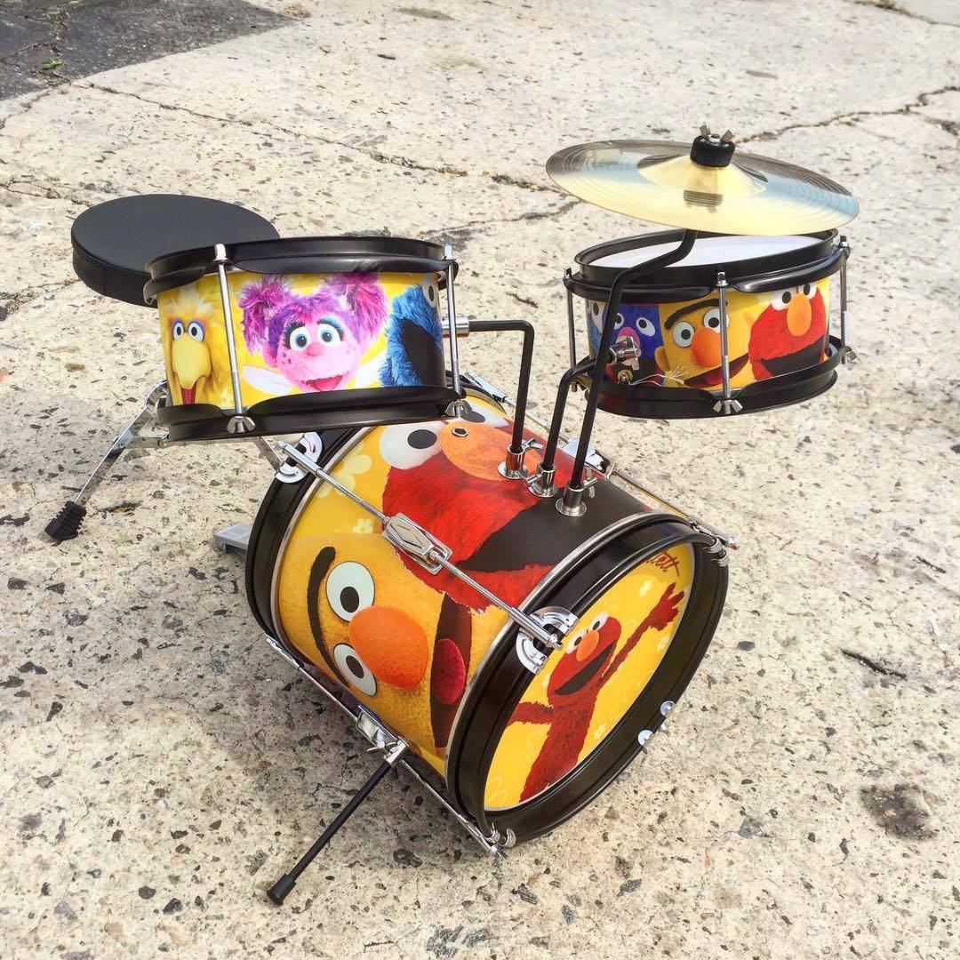 Your kid is turning 2 and it’s time for a legit set of drums? Say no more Fam… #doyou @carwrapscom #customwrap #wrappermapper